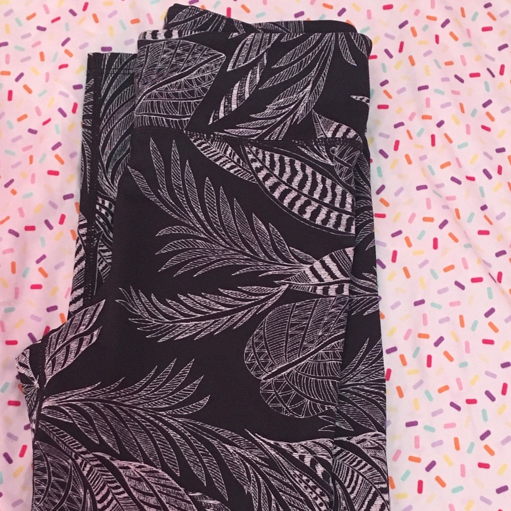 Women’s NEW Workout Leggings - Picture 7 of 9